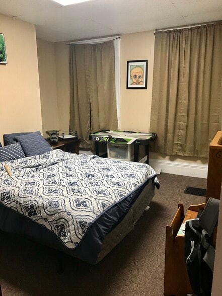 Building Photo - 422 W Dominick St