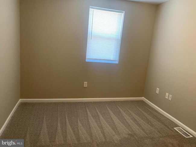 Building Photo - 2504 W Franklin St