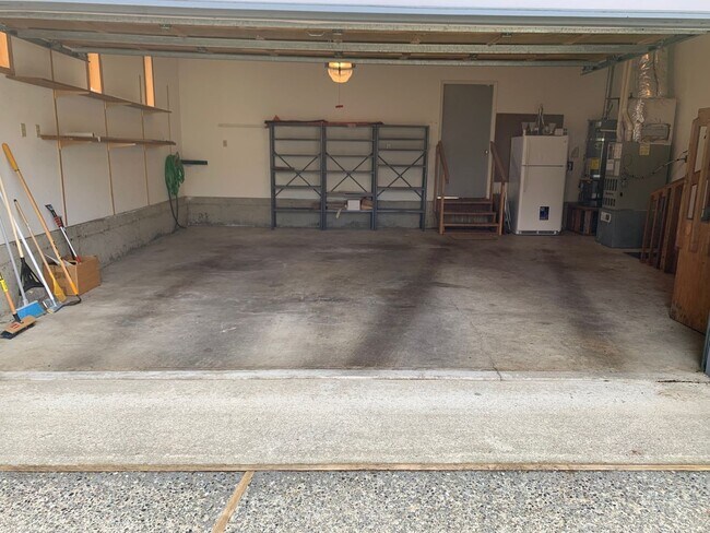 Building Photo - Well maintained 3 bed 2 bath rambler home in quiet Zenith neighborhood in Des Moines