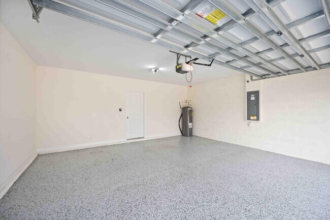 Building Photo - 17308 Reserva Dr