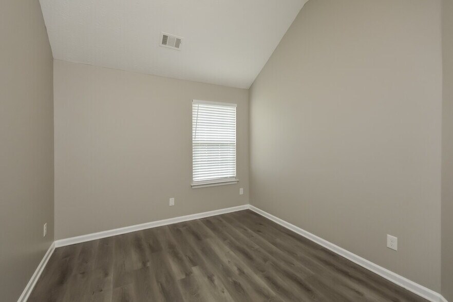 Building Photo - 2503 Brookgate Way