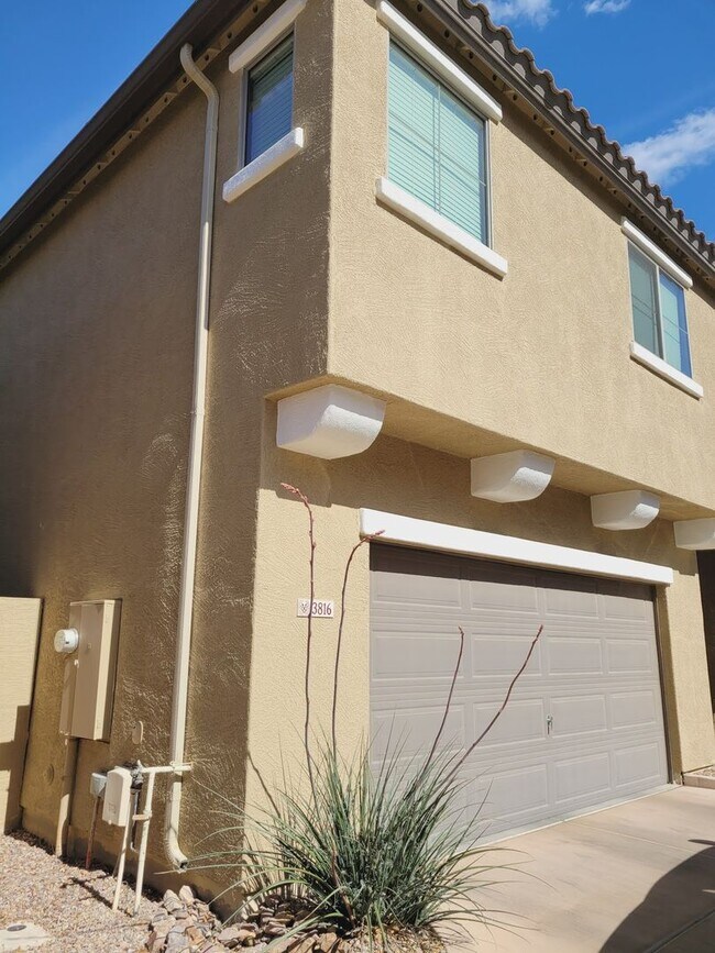 Building Photo - Power Ranch 3 Bedroom for Rent.