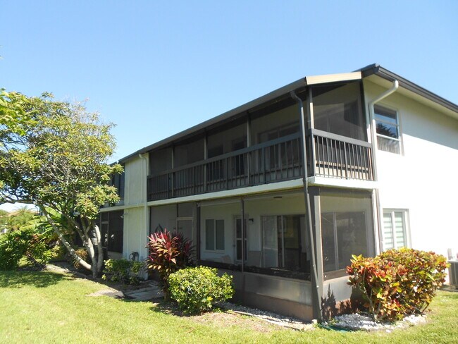 Building Photo - 13809 Royal Palm Ct