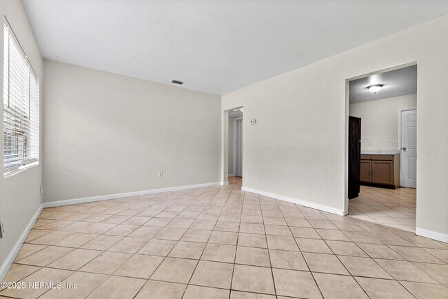 Building Photo - 602 Luna Ct