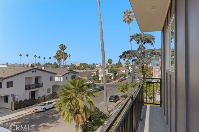 Building Photo - 4511 Rosewood Ave