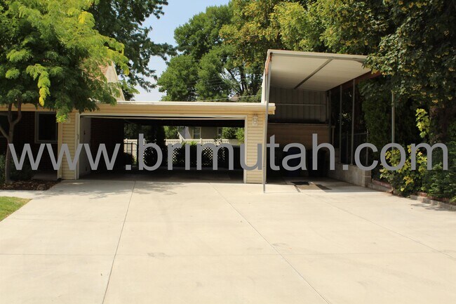 Building Photo - 4192 S Holloway Dr