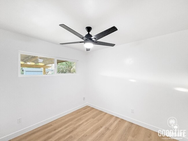 Building Photo - Coastal Charm Meets Modern Living in Beautiful Encinitas