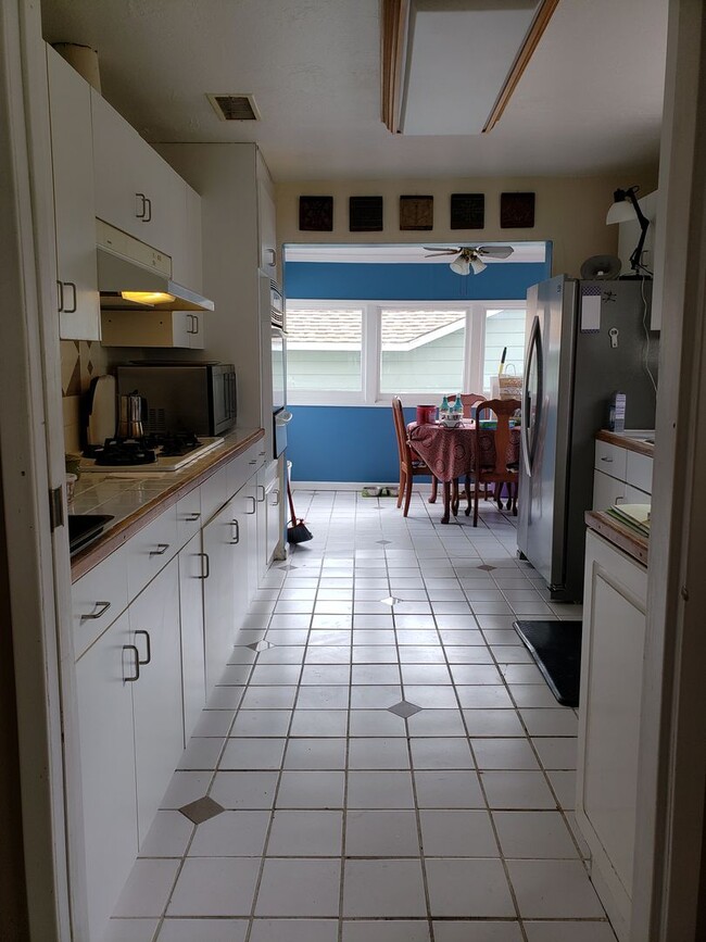 Building Photo - Charming 3 bed/ 2 bath Home