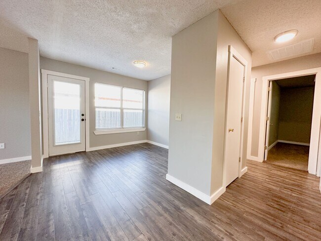 Building Photo - 1444-1446 N Dawn Drive