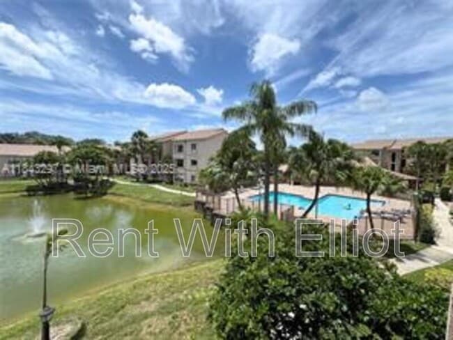 Building Photo - 2926 S University Dr