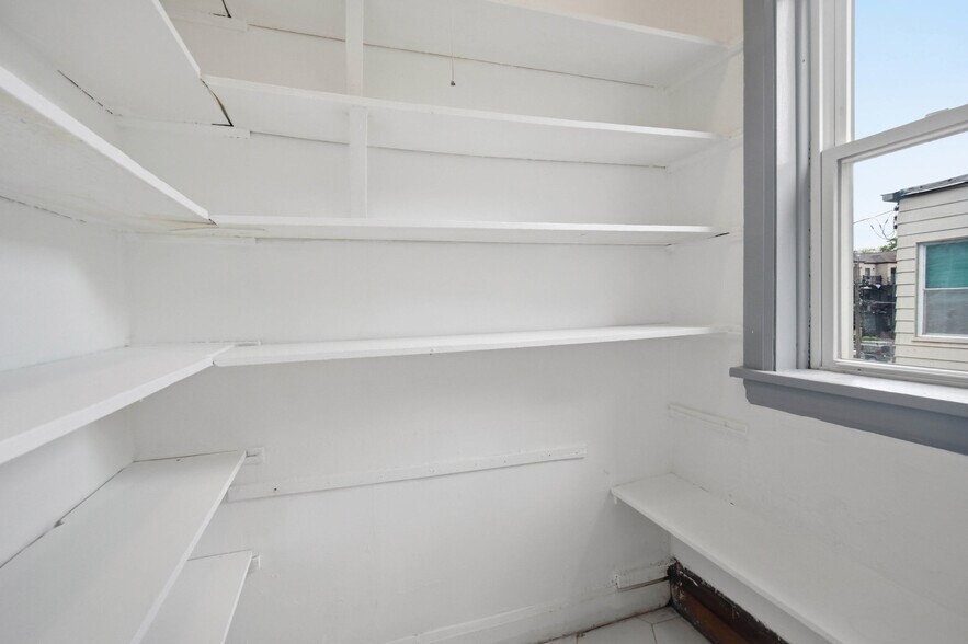 Building Photo - 1448 E 69th Pl