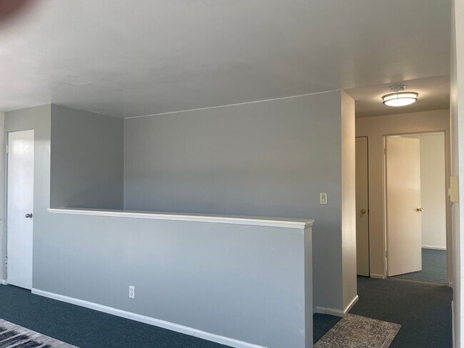Building Photo - 32-4662