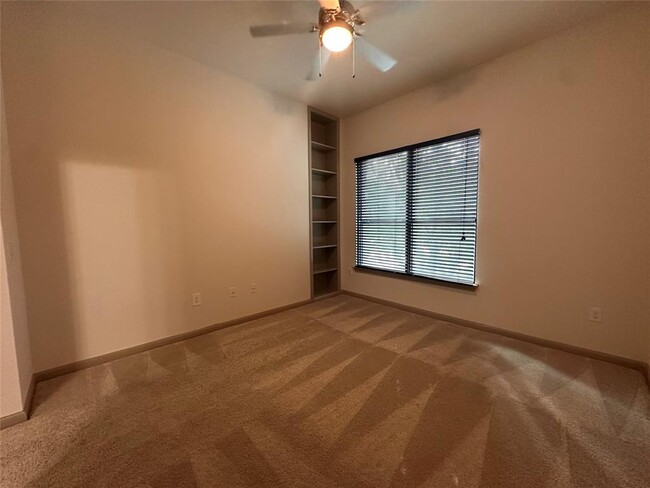 Building Photo - 306 McGowen St