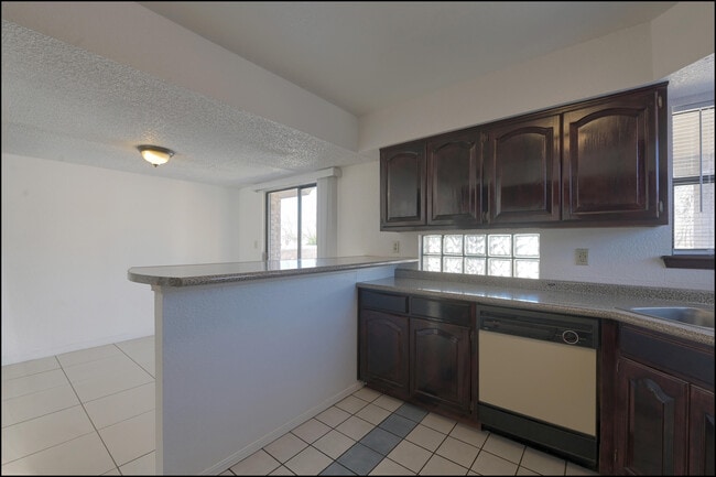 Building Photo - 695 Bluff Canyon Cir