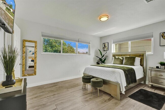 Building Photo - 19625 NW 6th Pl