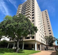 Building Photo - 1400 Hermann Dr