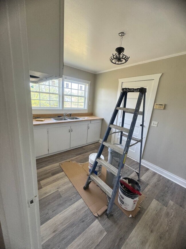 Building Photo - 3 Bed/1 Bath House