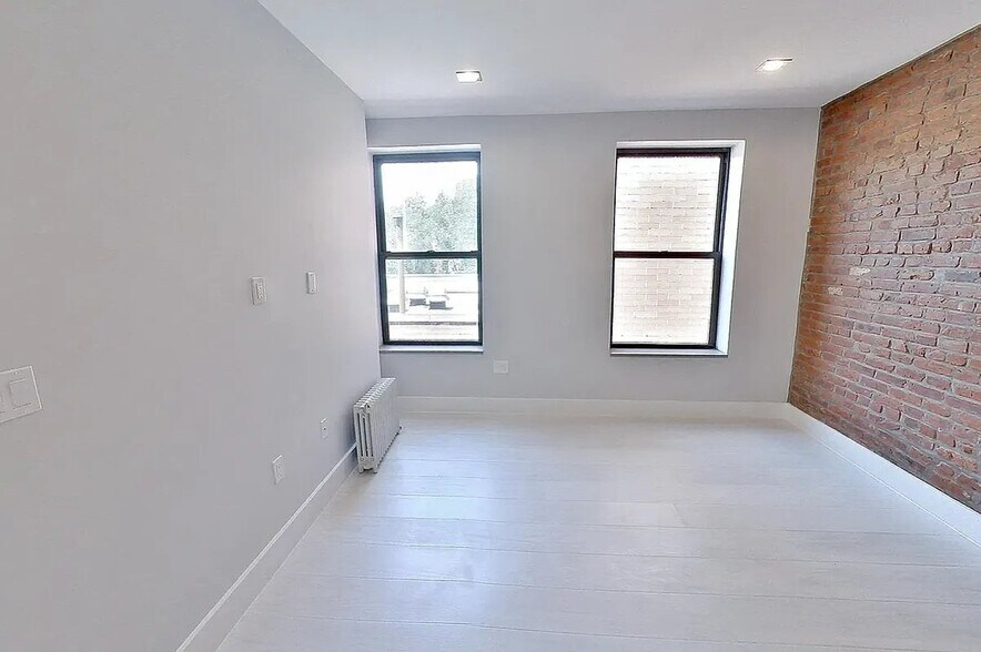 Building Photo - 161 Stanton St