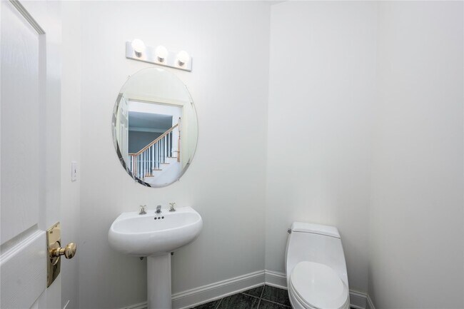 Building Photo - 46 McGuiness Ln