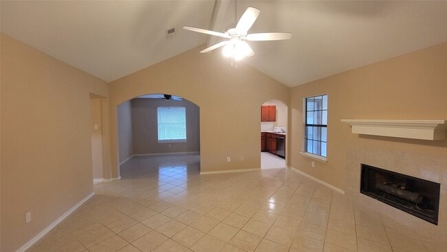 Building Photo - 3335 Lakeland Gardens Dr