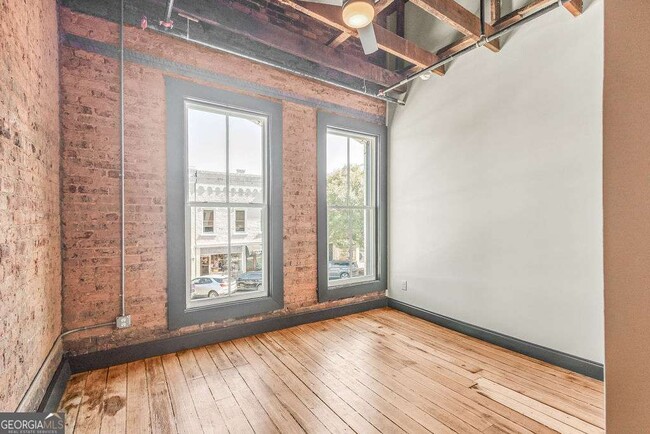 Building Photo - 13 Greenville St S