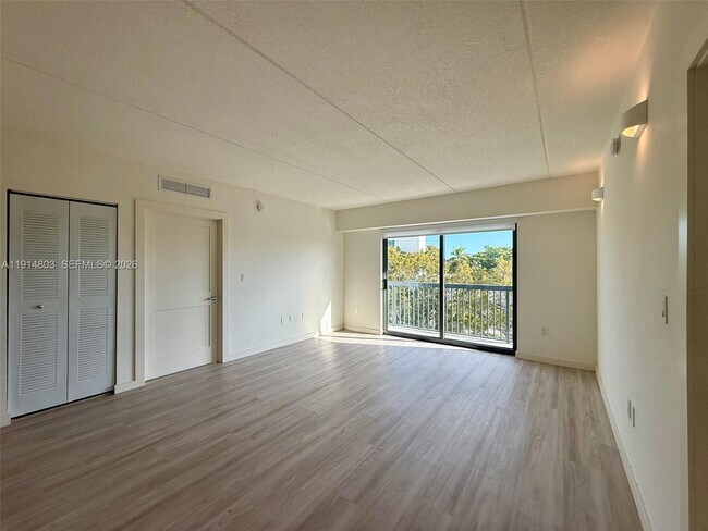 Building Photo - 2285 SW 27th St