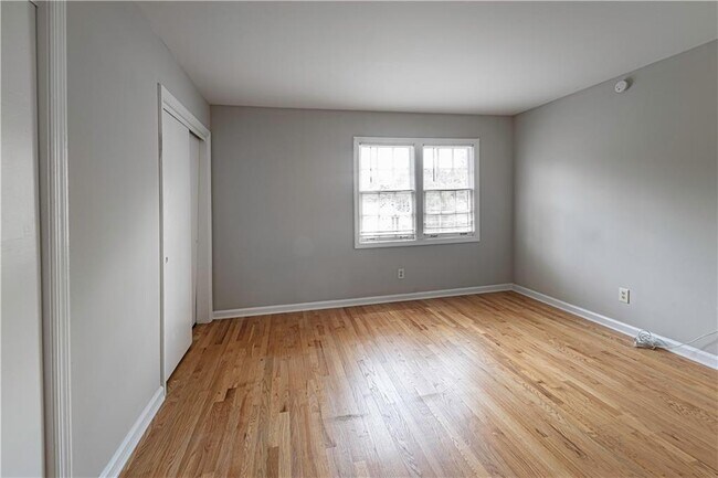 Building Photo - 3071 Colonial Way