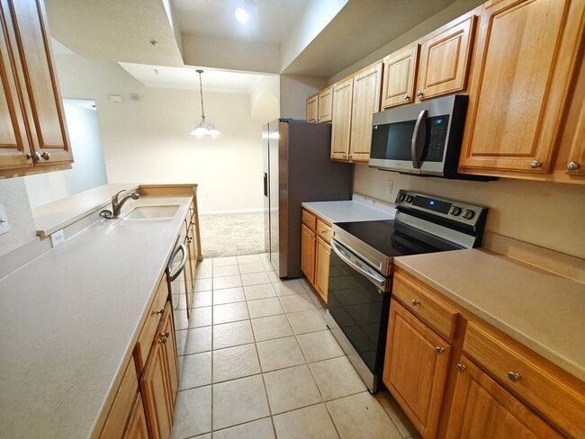 Building Photo - Beautiful 3 Bedroom, 2 Bathroom Townhome with Garage – Pet Friendly!