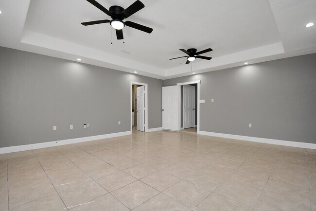 Building Photo - 6439 Hidden Arbor Ln