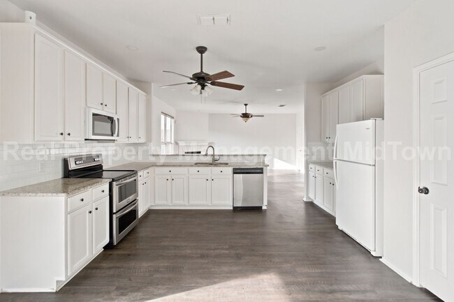 Building Photo - 12620 Summerwood Dr
