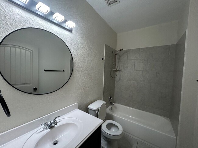 Building Photo - Beautiful 4BED/3BATH House for Rent! Avail...
