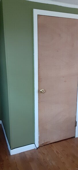 Building Photo - 992 Broad Ln