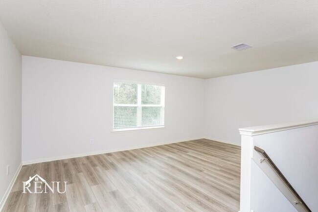 Building Photo - 10406 Sweetwater Creek Dr