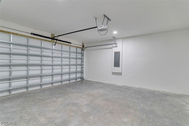 Building Photo - 1831 Embers Pkwy W