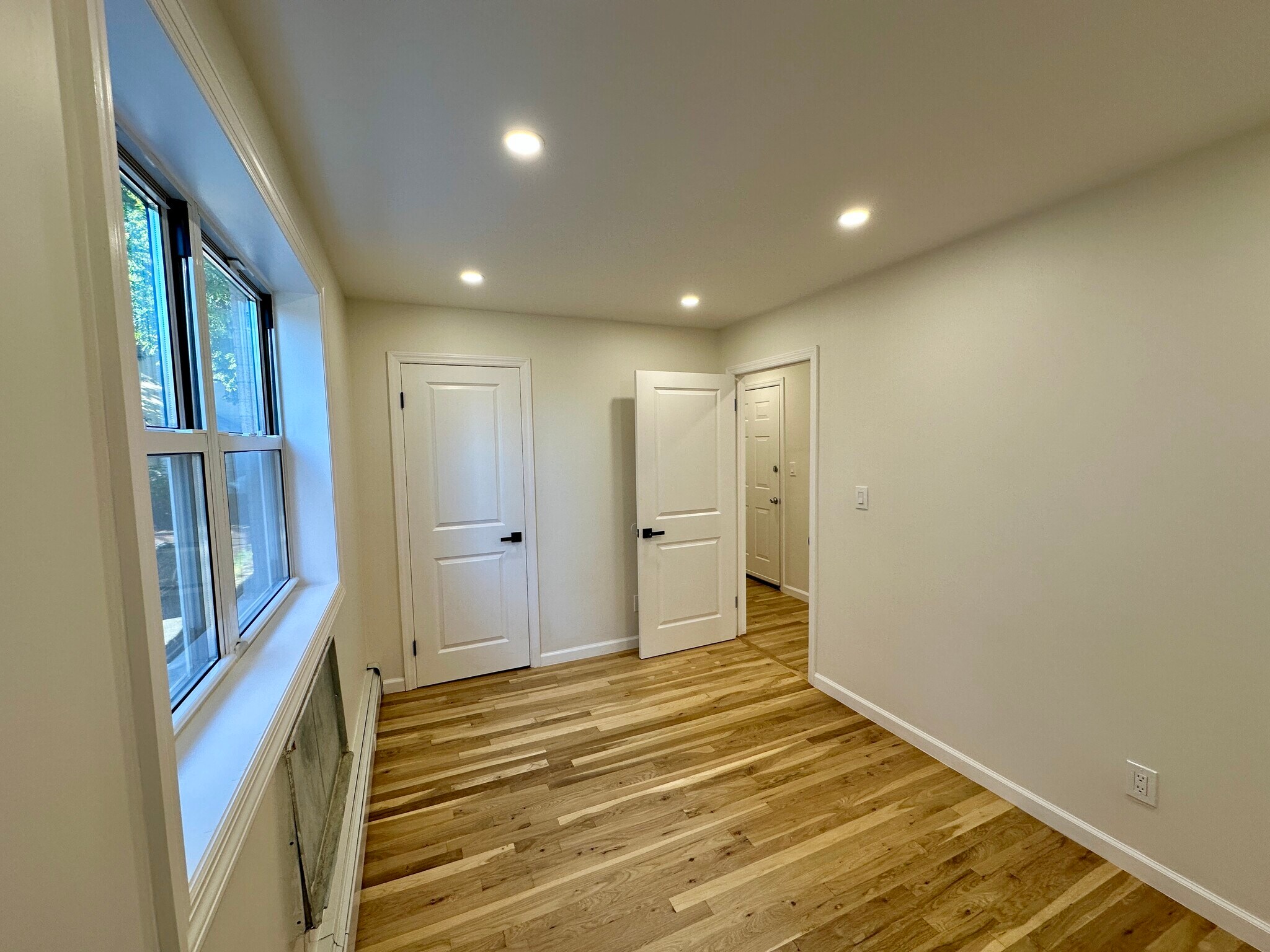 Room #3 - 6917 43rd Ave