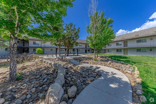 Building Photo - Royal Apartments - Carson City, Nevada