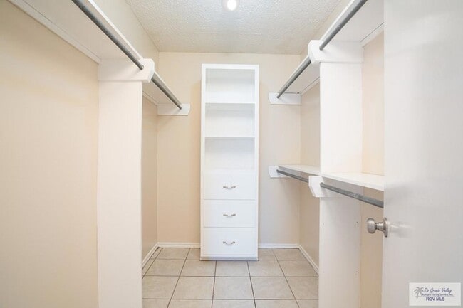 Building Photo - 1307 Lily Ln