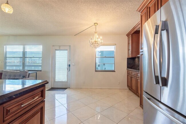 Building Photo - 3049 Wolverton C