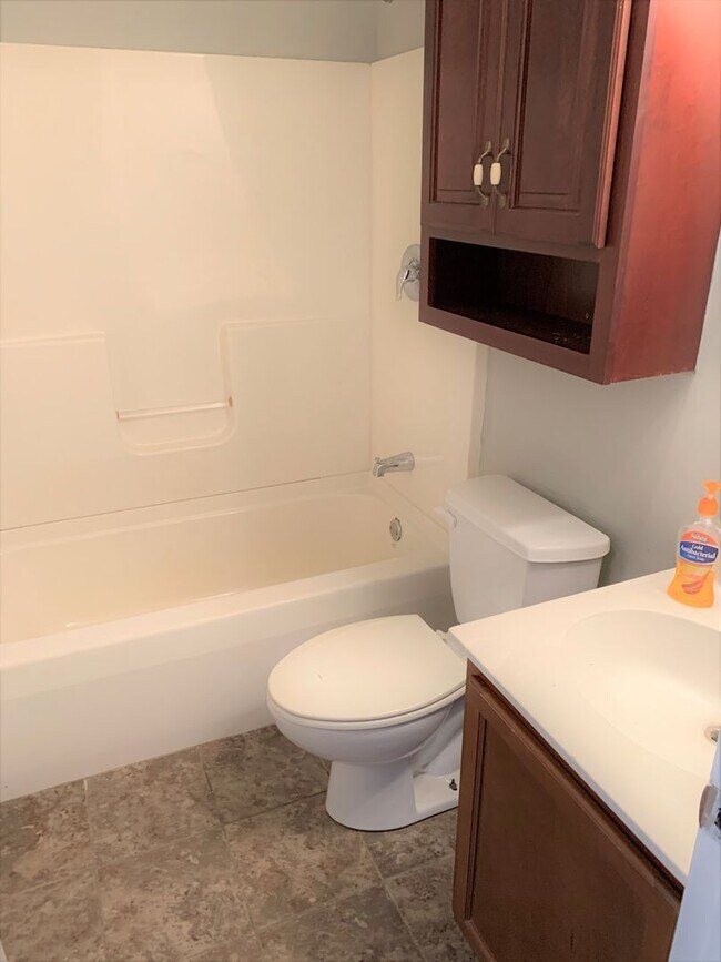 Building Photo - 3 Bdrm/2 Bath home    ?   Gray, TN