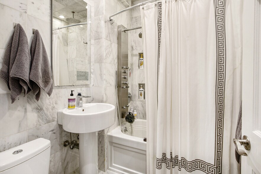 Building Photo - 14 Smythe St