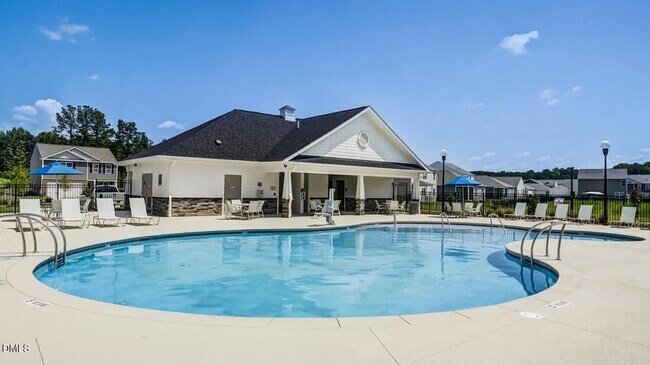 Building Photo - 1121 Duet Dr