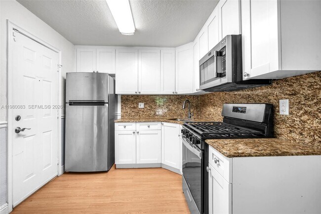 Building Photo - 3245 Virginia St