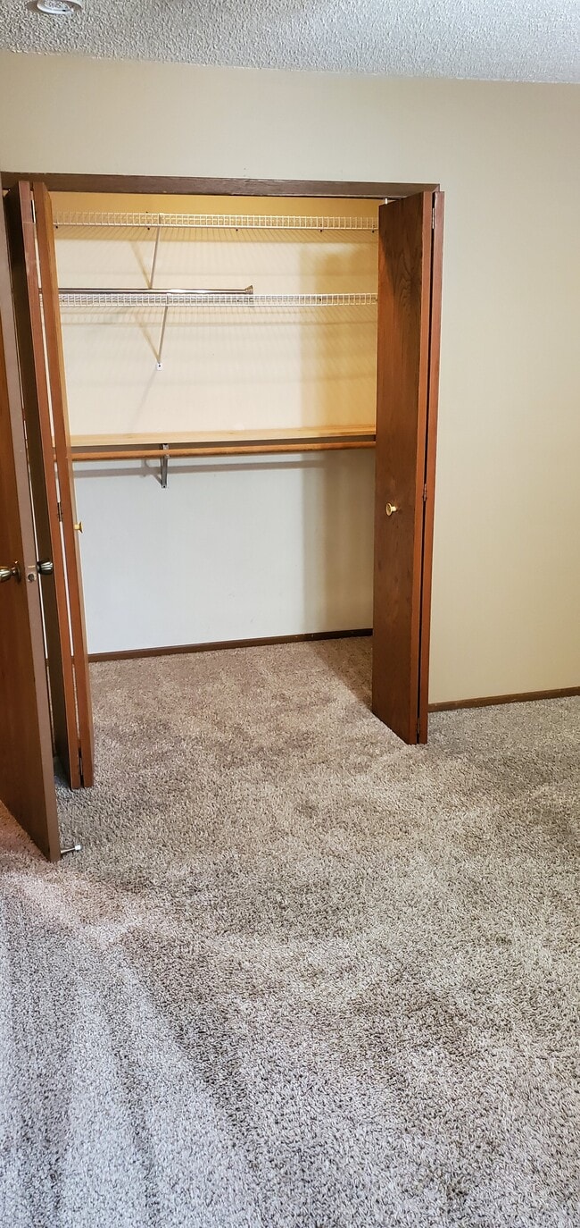1st - upper-level bedroom - 14619 Burnell Park Dr