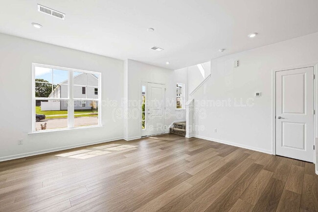 Building Photo - 16341 Leading St