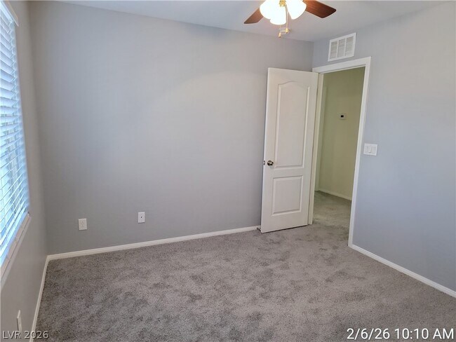 Building Photo - 10449 Yew Blossom Ave