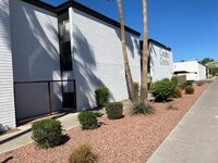 Building Photo - Canyon Greens