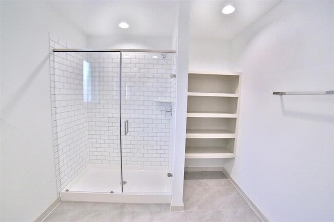 Building Photo - 3810 Lila Lake Ln