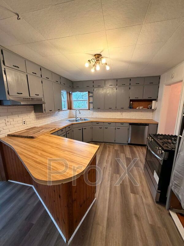 Building Photo - 1727 S Empire Ave