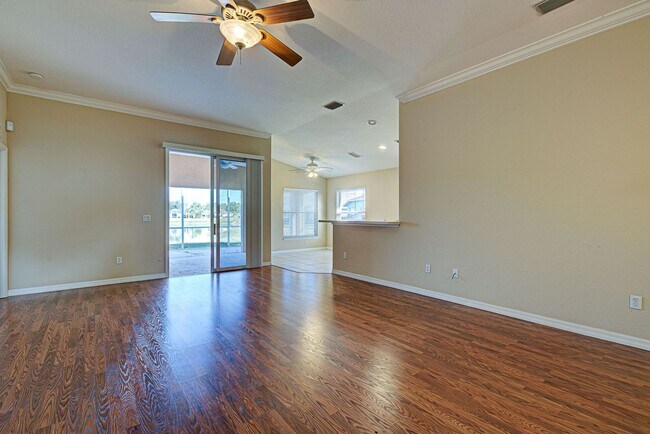 Building Photo - 2134 Boxwood St