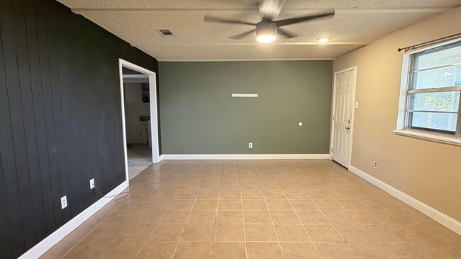 Building Photo - 2310 79th St